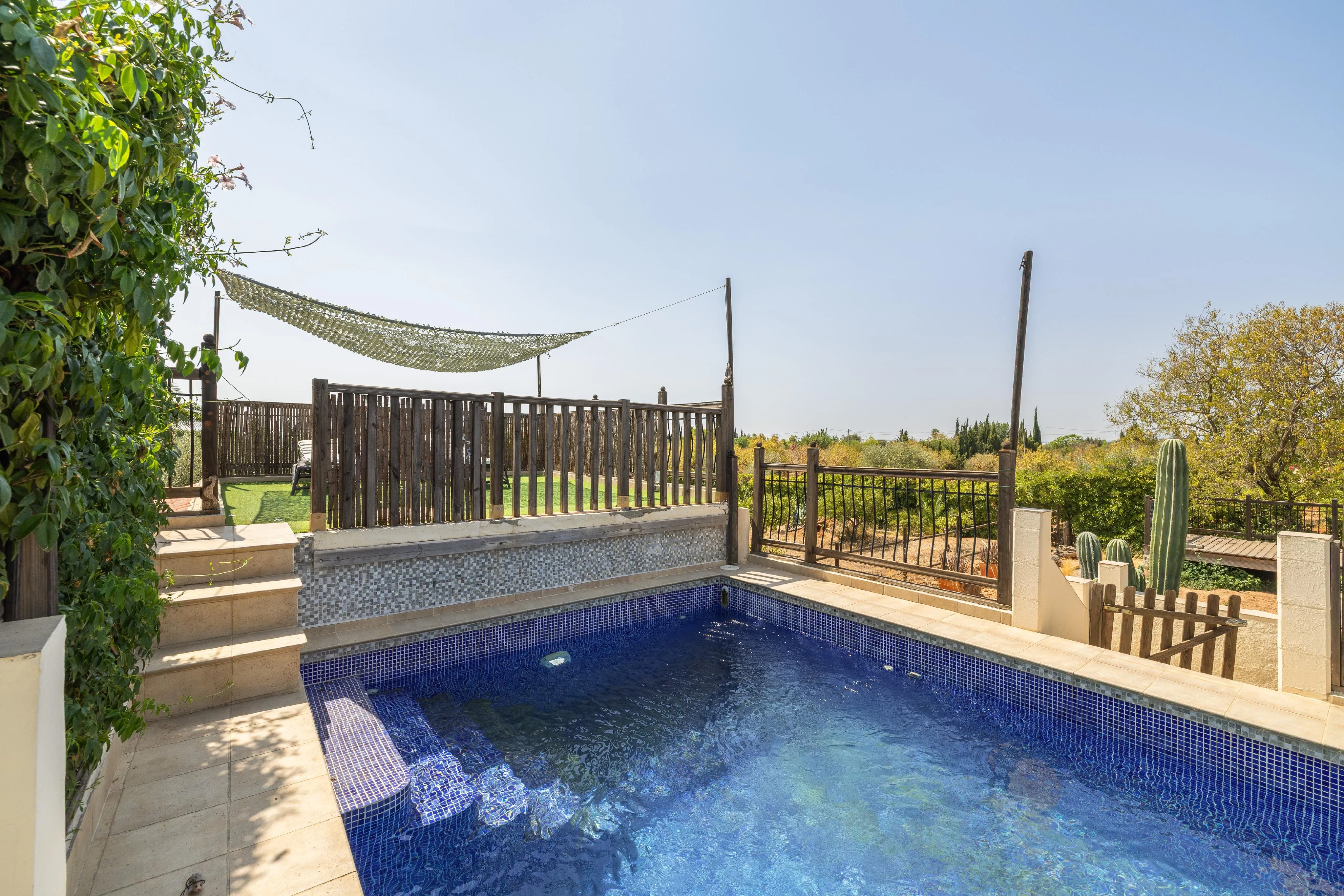 Finca mit Gästebereich und Ställen in Bunyola-7