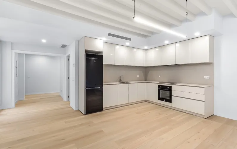 Mooie nieuwe flat met parkeerplaats