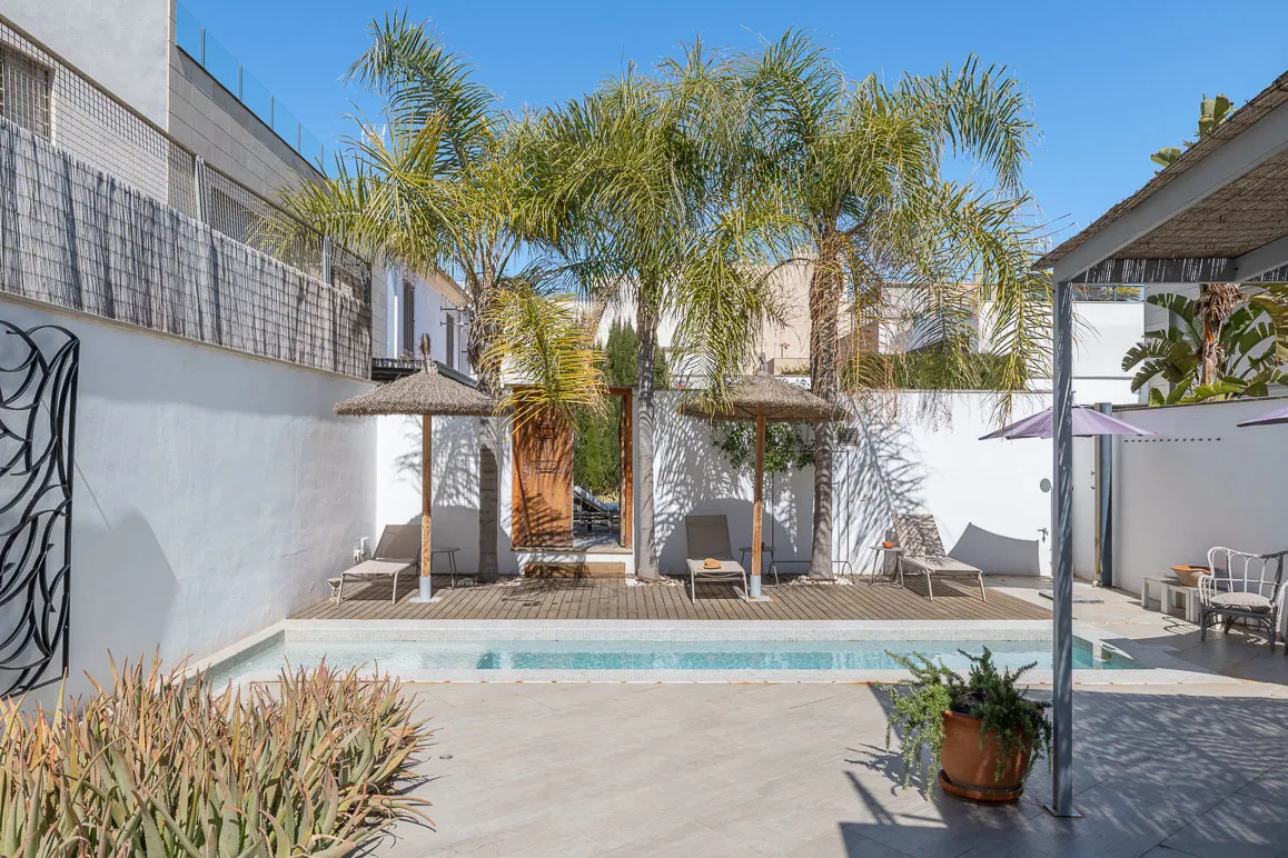 Charmante maison mitoyenne avec très grand patio et accès direct à la mer-2