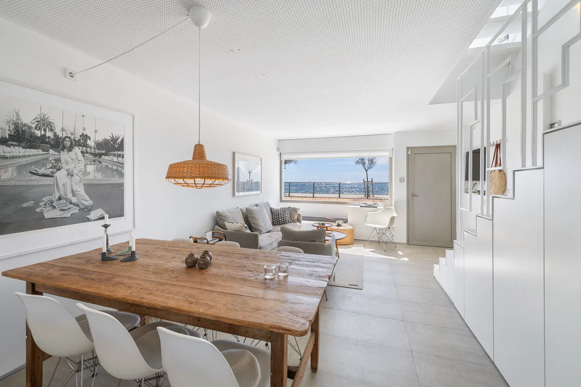 Charmante maison mitoyenne avec très grand patio et accès direct à la mer-1