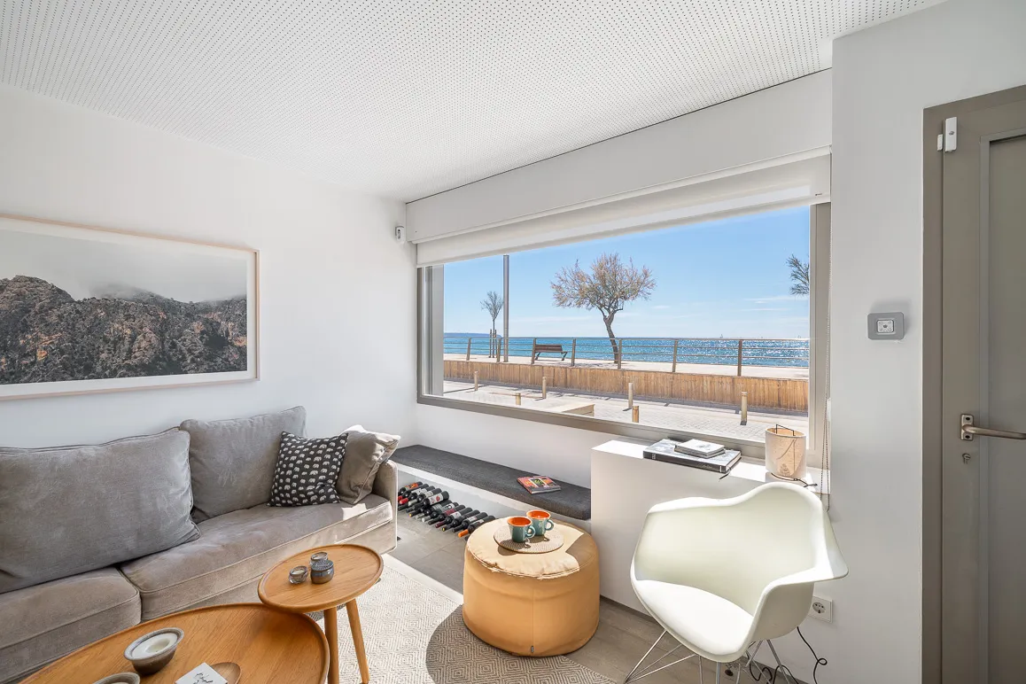 Charming townhouse with a very large patio and direct access to the sea-3