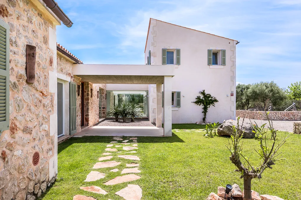 Unique new-build finca with sweeping sea views-19