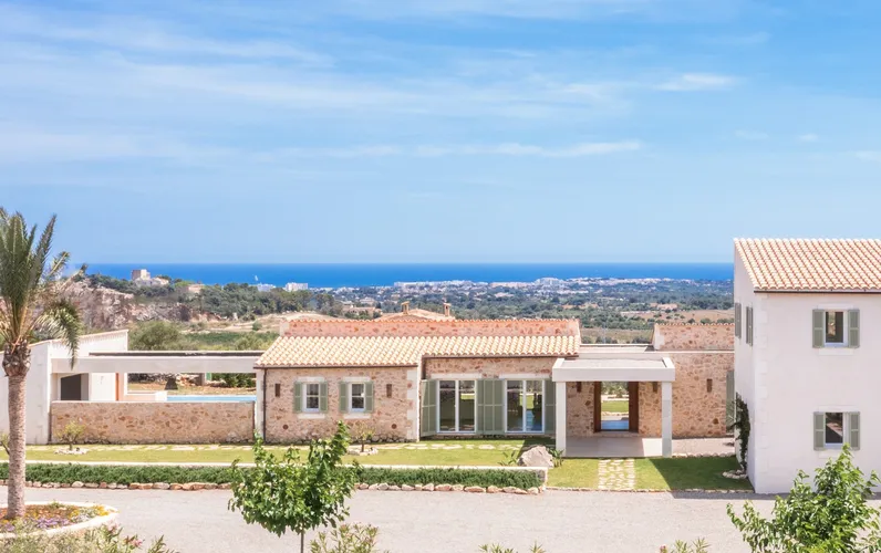 Exclusiva finca nueva con amplias vistas al mar
