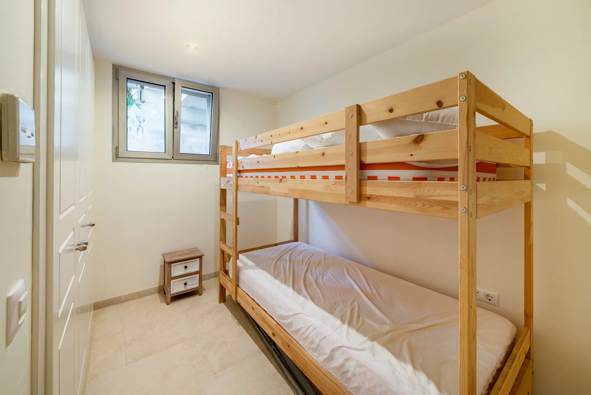 Super adossat de cinc dormitoris, a només 100 metres de la Platja de Mur-10