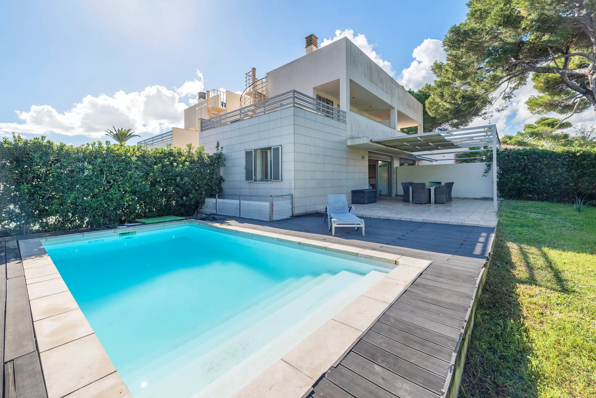 Piękny dom w zabudowie bliźniaczej z 5 sypialniami, zaledwie 100 metrów od Playa de Muro-1