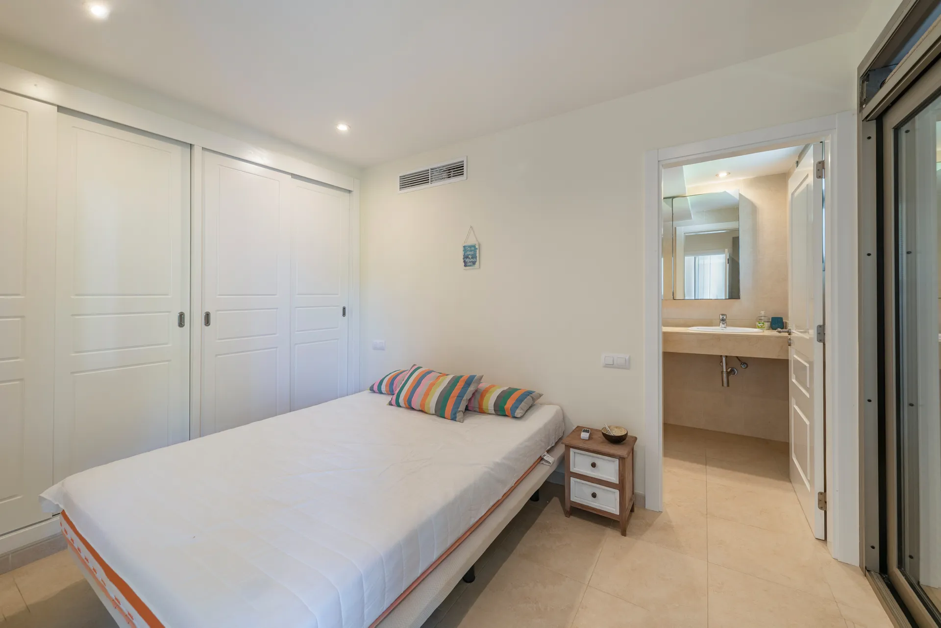 Piękny dom w zabudowie bliźniaczej z 5 sypialniami, zaledwie 100 metrów od Playa de Muro-11