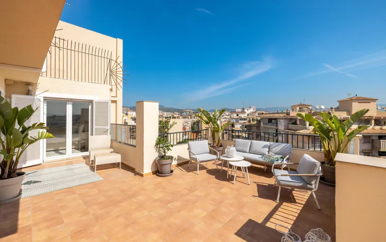 Luxurious Palma Penthouse with Expansive Terrace and Harbor Views