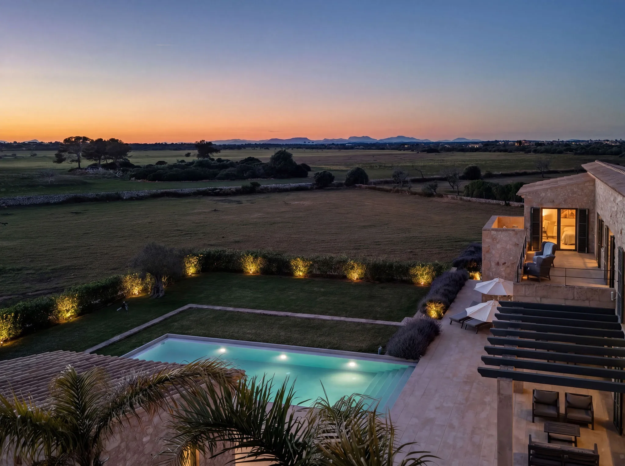 Śródziemnomorska finca z kamienia naturalnego z panoramicznym widokiem-18