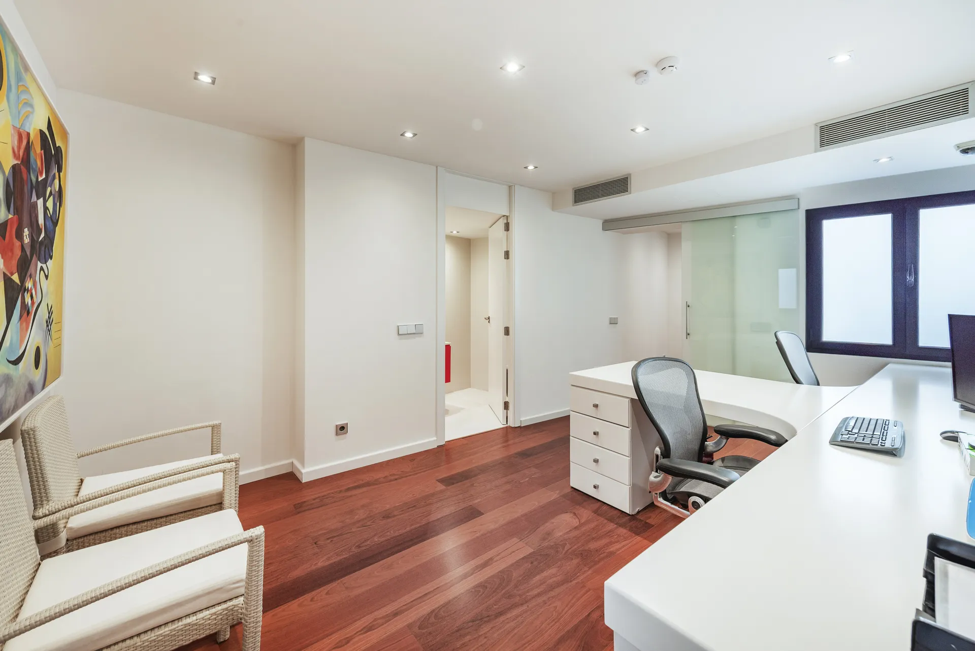 Moderno apartamento en el Paseo Marítimo de Puerto Alcudia con vistas al puerto y la bahía-8