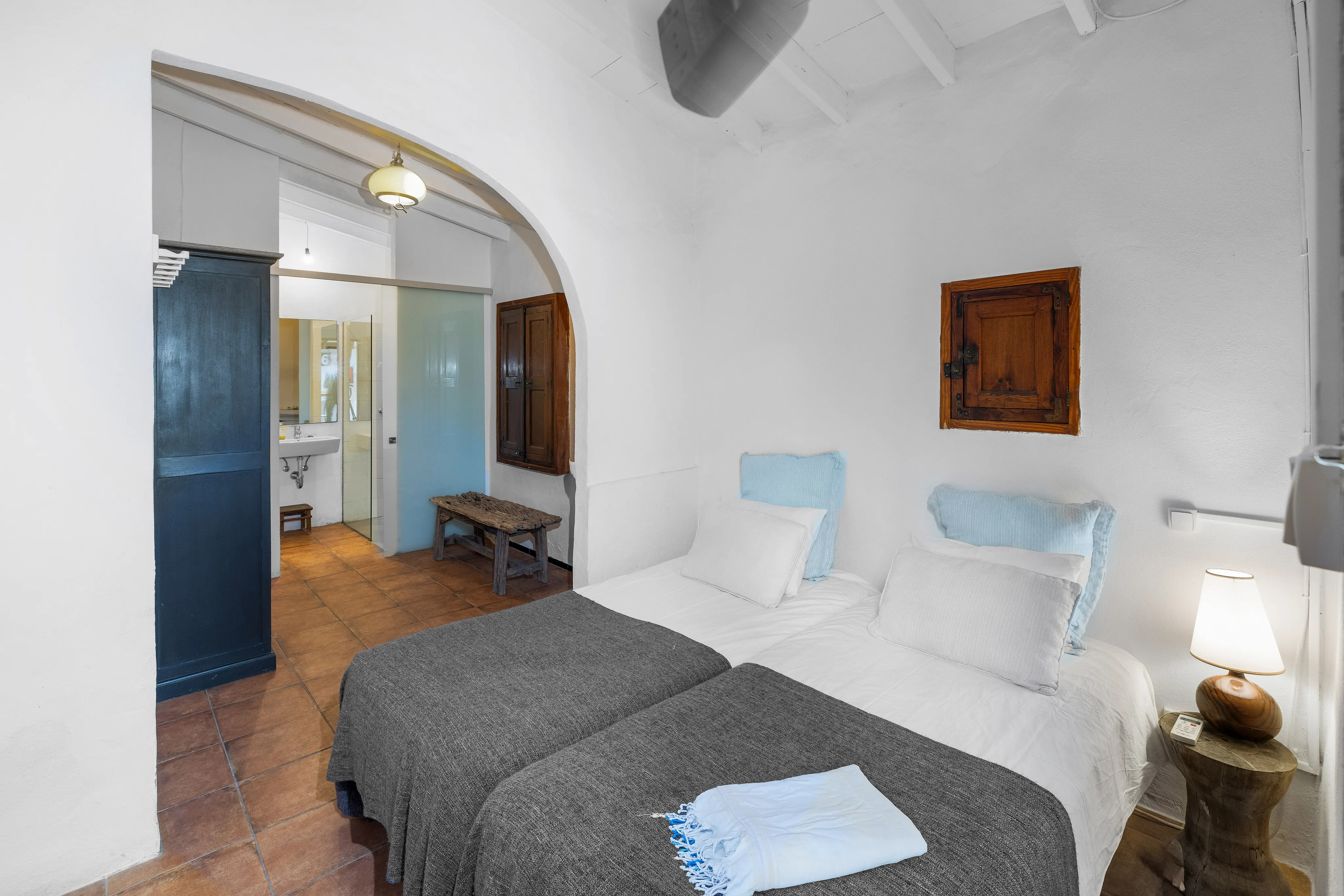 Luxury villa with a rental license in Son Espanyolet-13