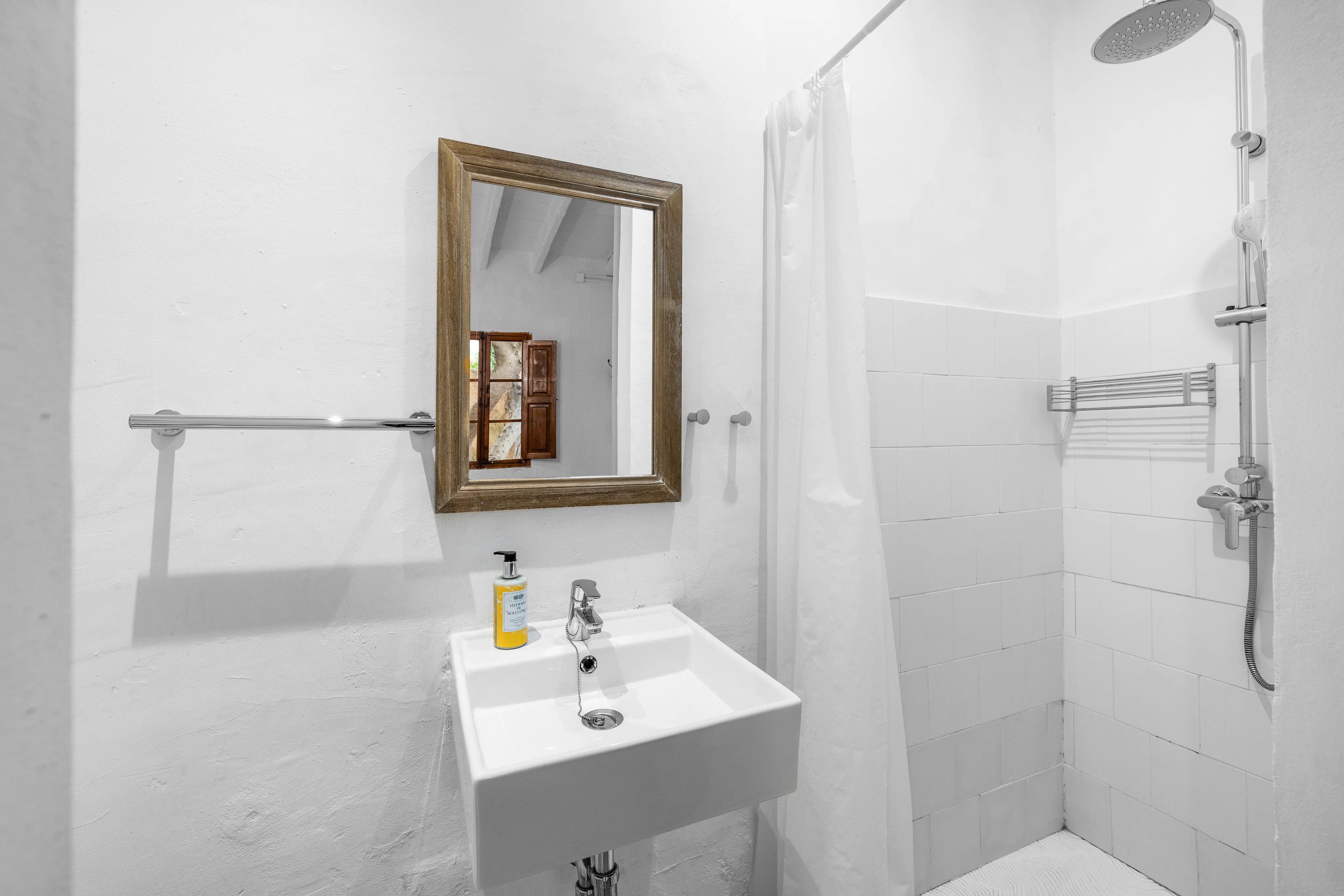 Luxury villa with a rental license in Son Espanyolet-17