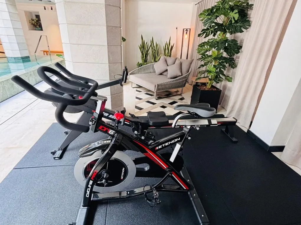 Эксклюзивная городская квартира с террасой, лифтом и общим бассейном в элегантном жилом комплексе-18