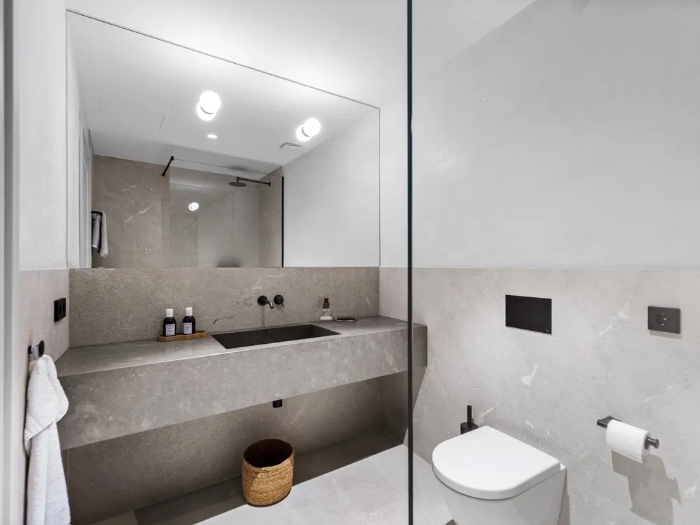 Exclusiu Pis amb Terrassa, Ascensor i Piscina Comunitària en un Elegant Complex Residencial-13