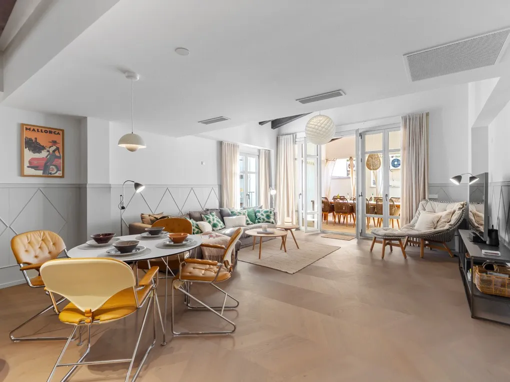 Exclusiu Pis amb Terrassa, Ascensor i Piscina Comunitària en un Elegant Complex Residencial-3