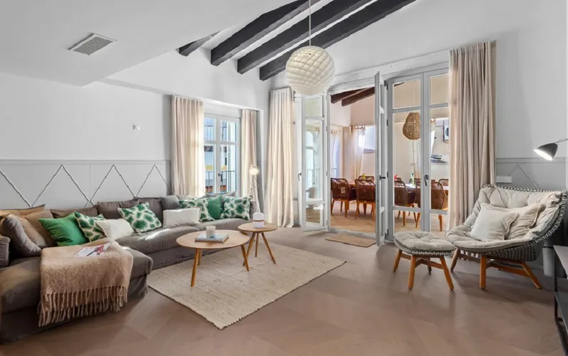 Exklusive Stadtwohnung mit Terrasse, Lift, Gemeinschaftspool