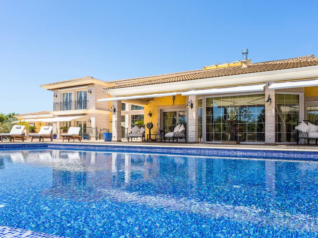 Ekstraordinært og luksuriøst palæ med have-14