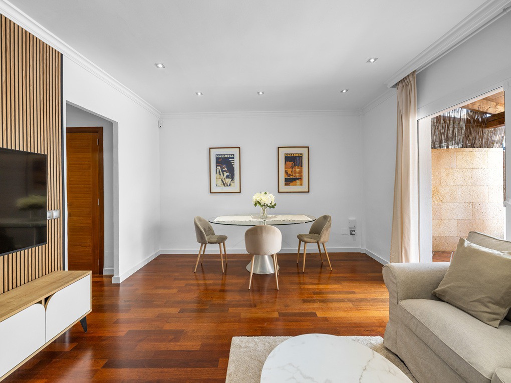 Mediterranean townhouse with large sun terrace and near the sea in Portixol-3
