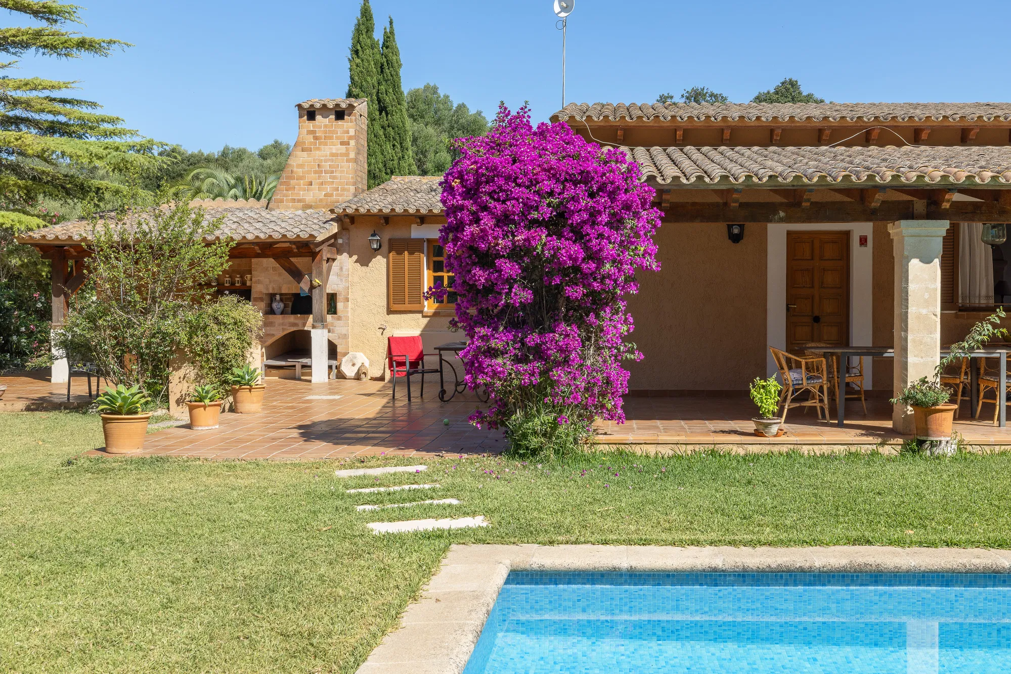 Finca with pool and mediterranean garden in Sencelles-3