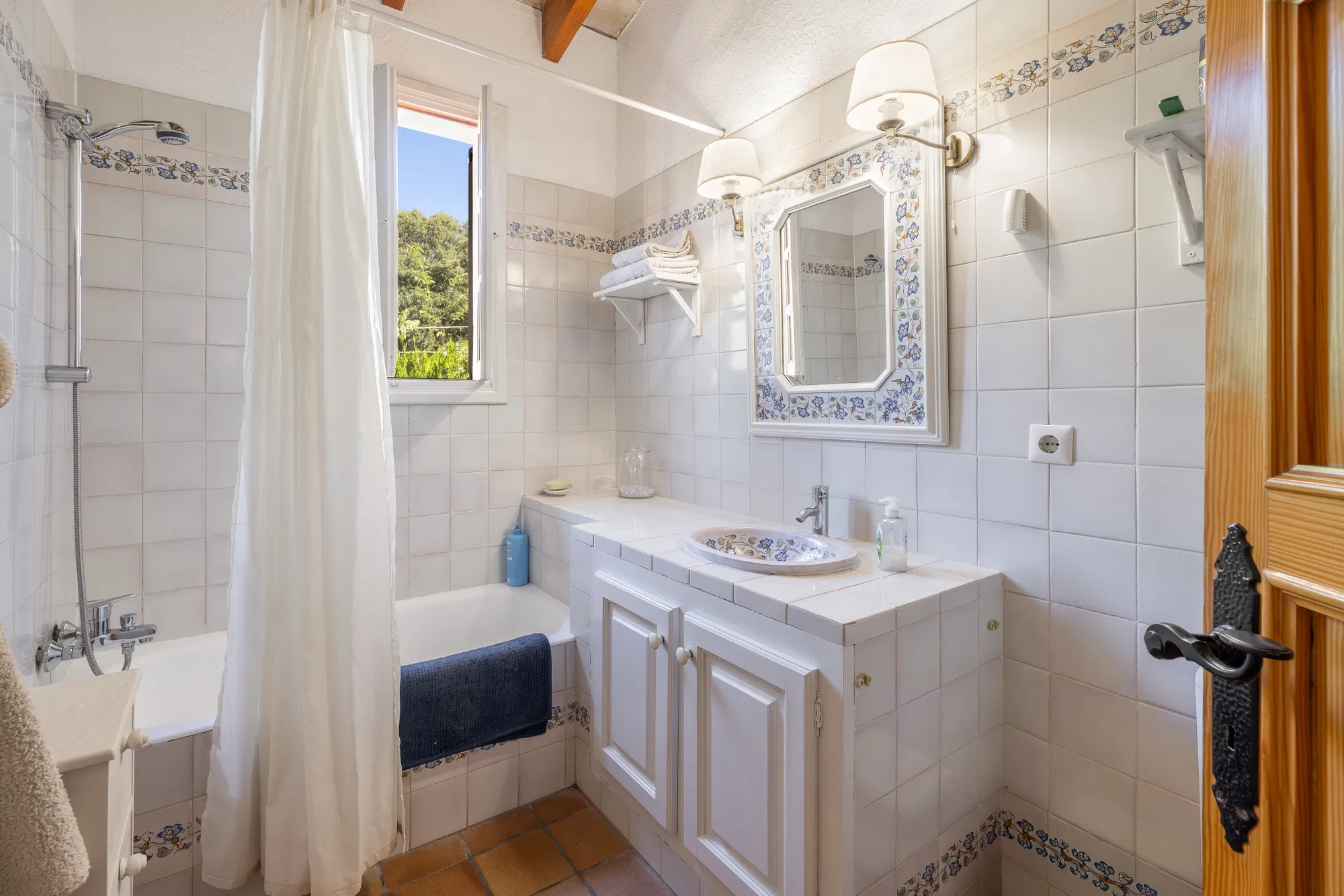 Finca with pool and mediterranean garden in Sencelles-13