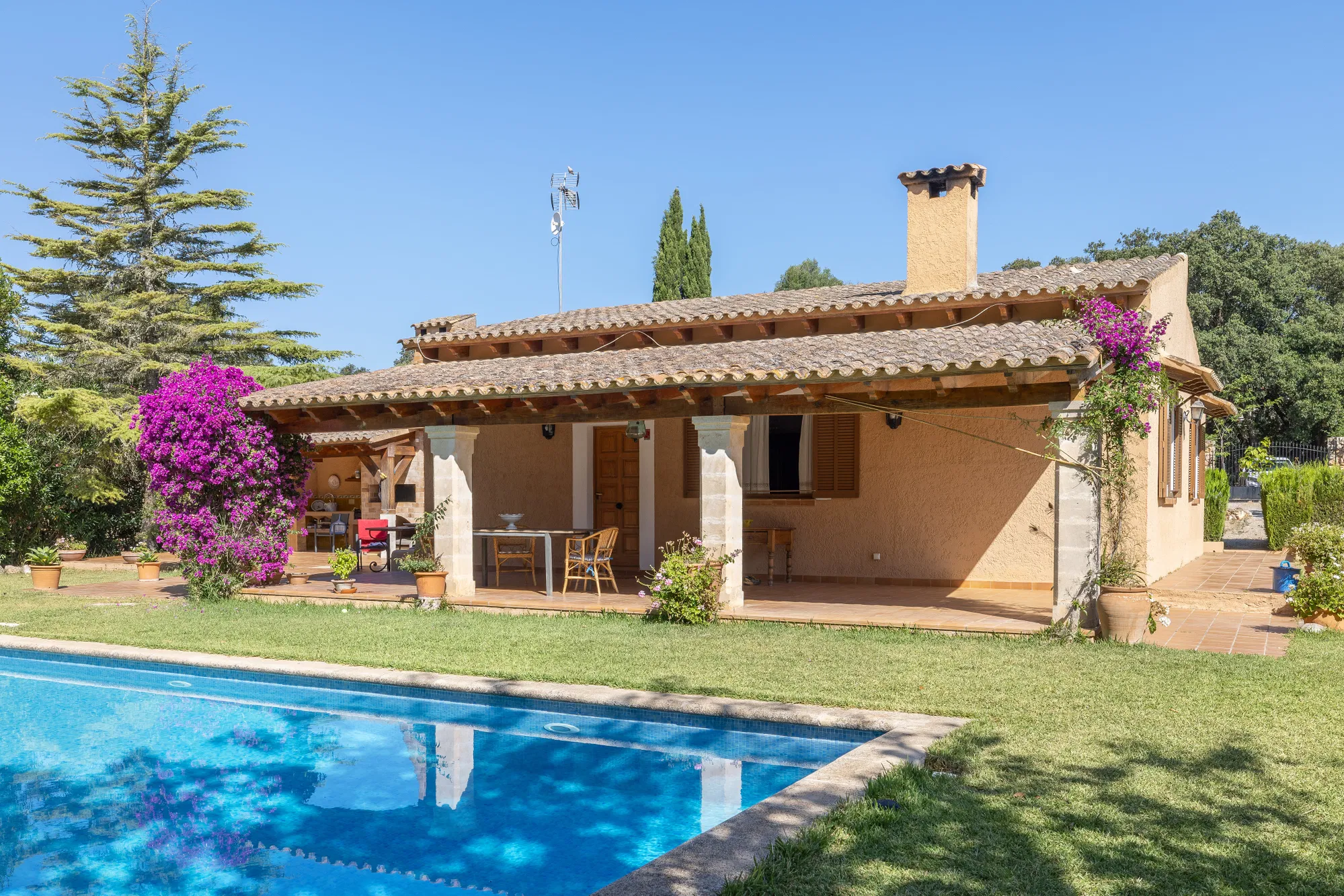 Finca with pool and mediterranean garden in Sencelles-2