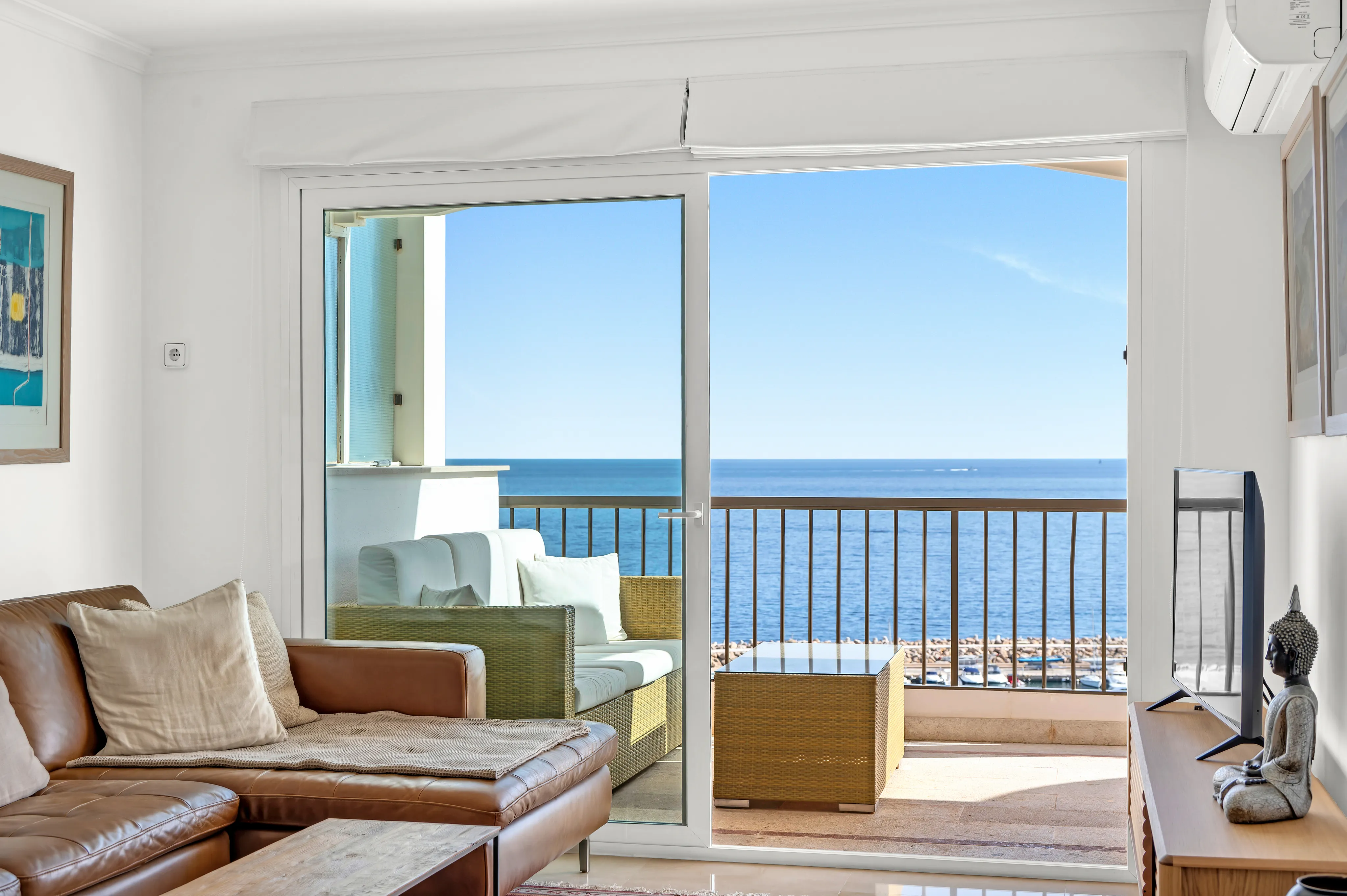 Пентхаус с захватывающим панорамным видом на море-10