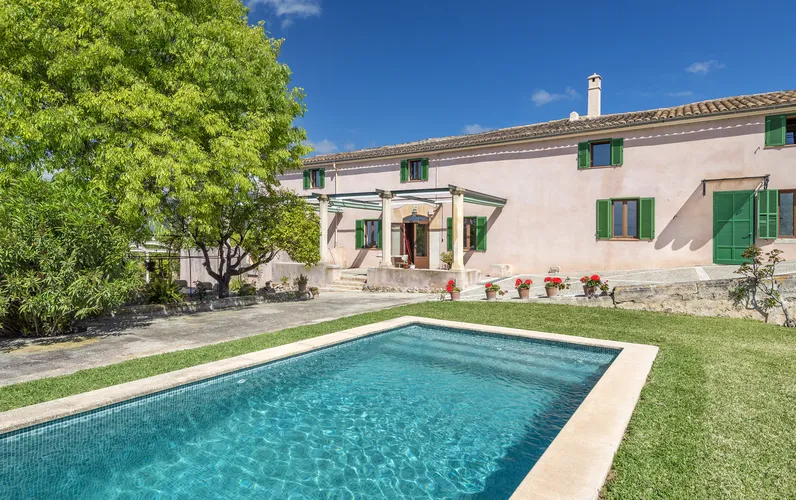 Gran casa señorial a las afueras de Campanet