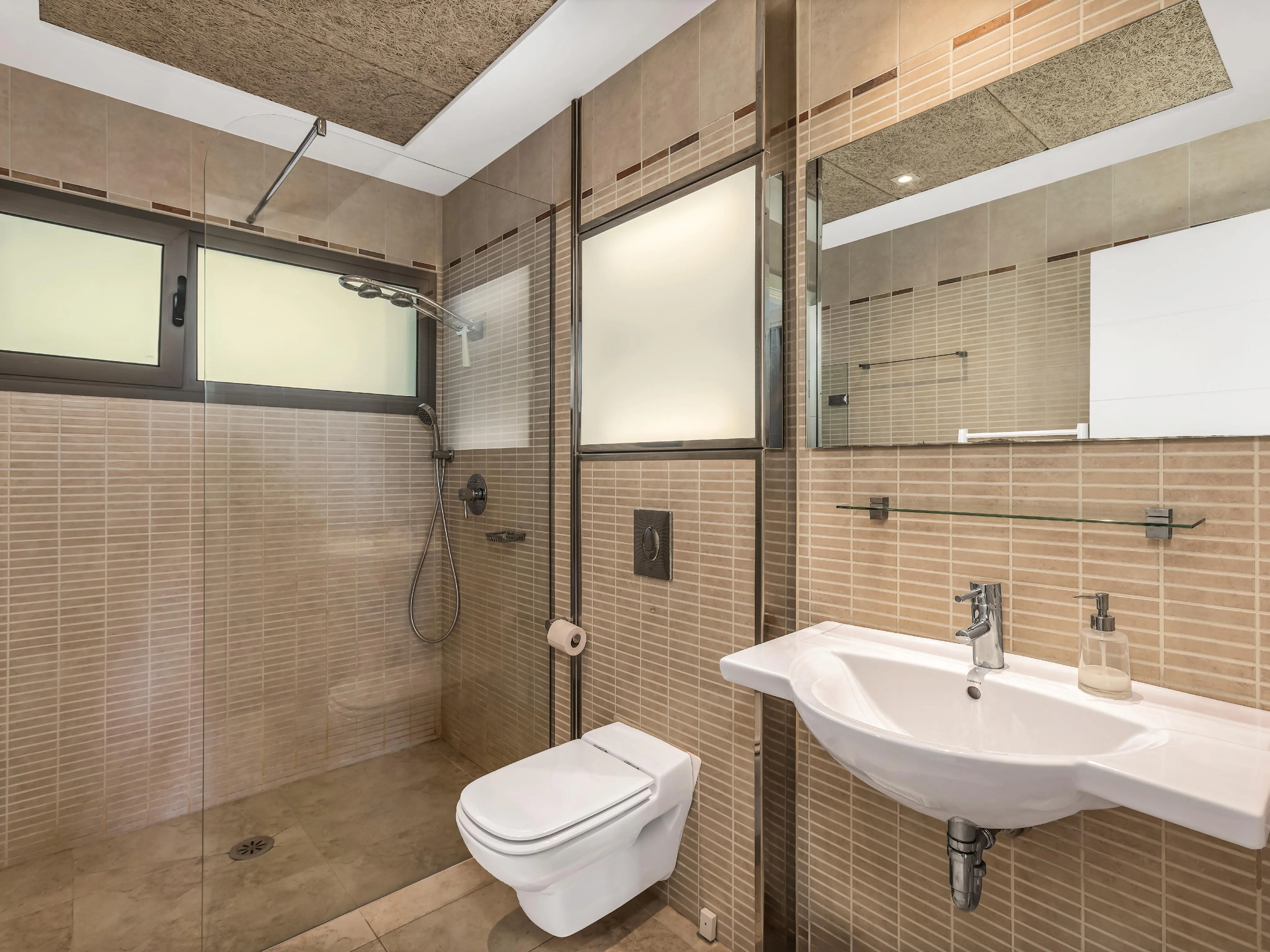 Stilfuld lejlighed med udsigt over landskabet og bedste beliggenhed i Cala Fornells-14