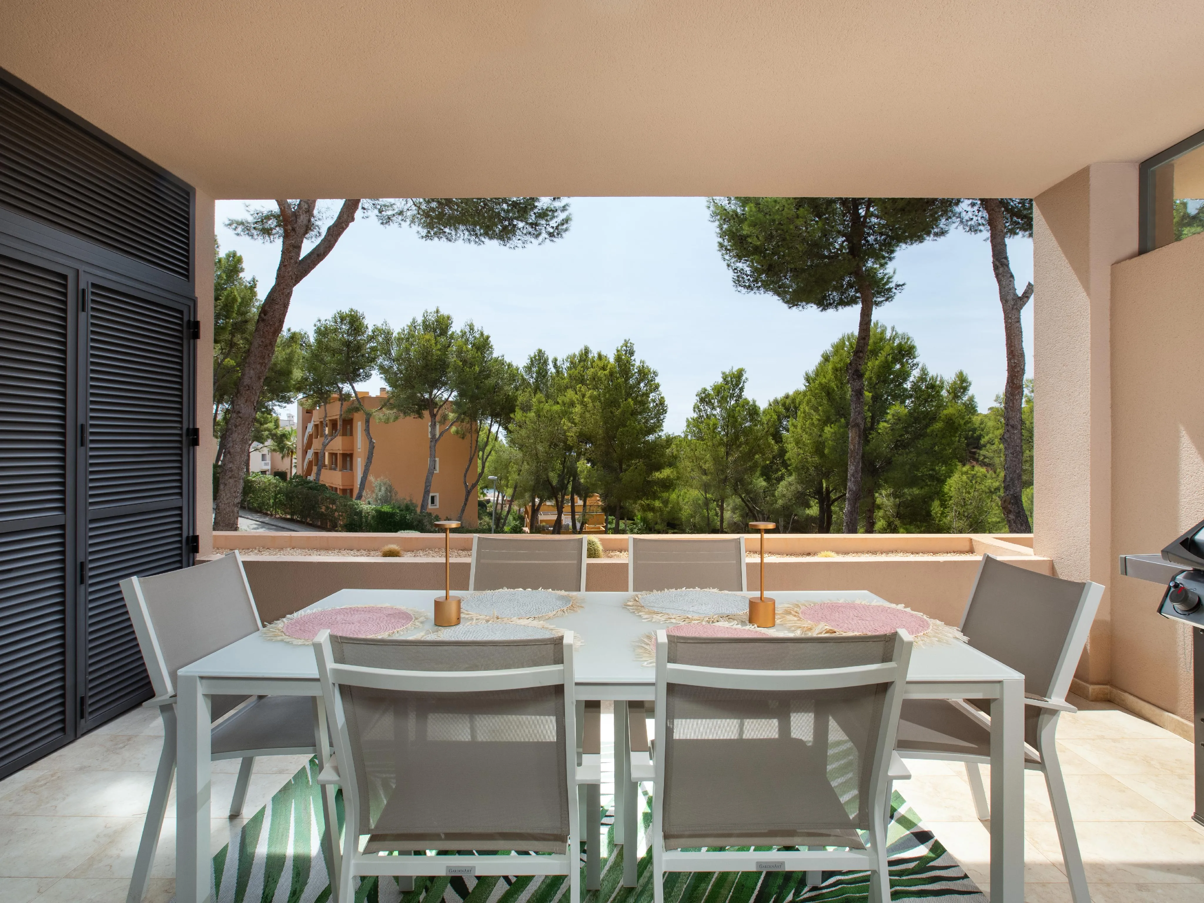 Стильная квартира с видом на сельскую местность и отличным расположением в Кала Форнельс-2