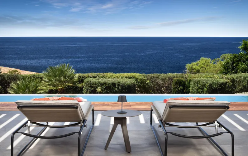 Villa di design con vista mare