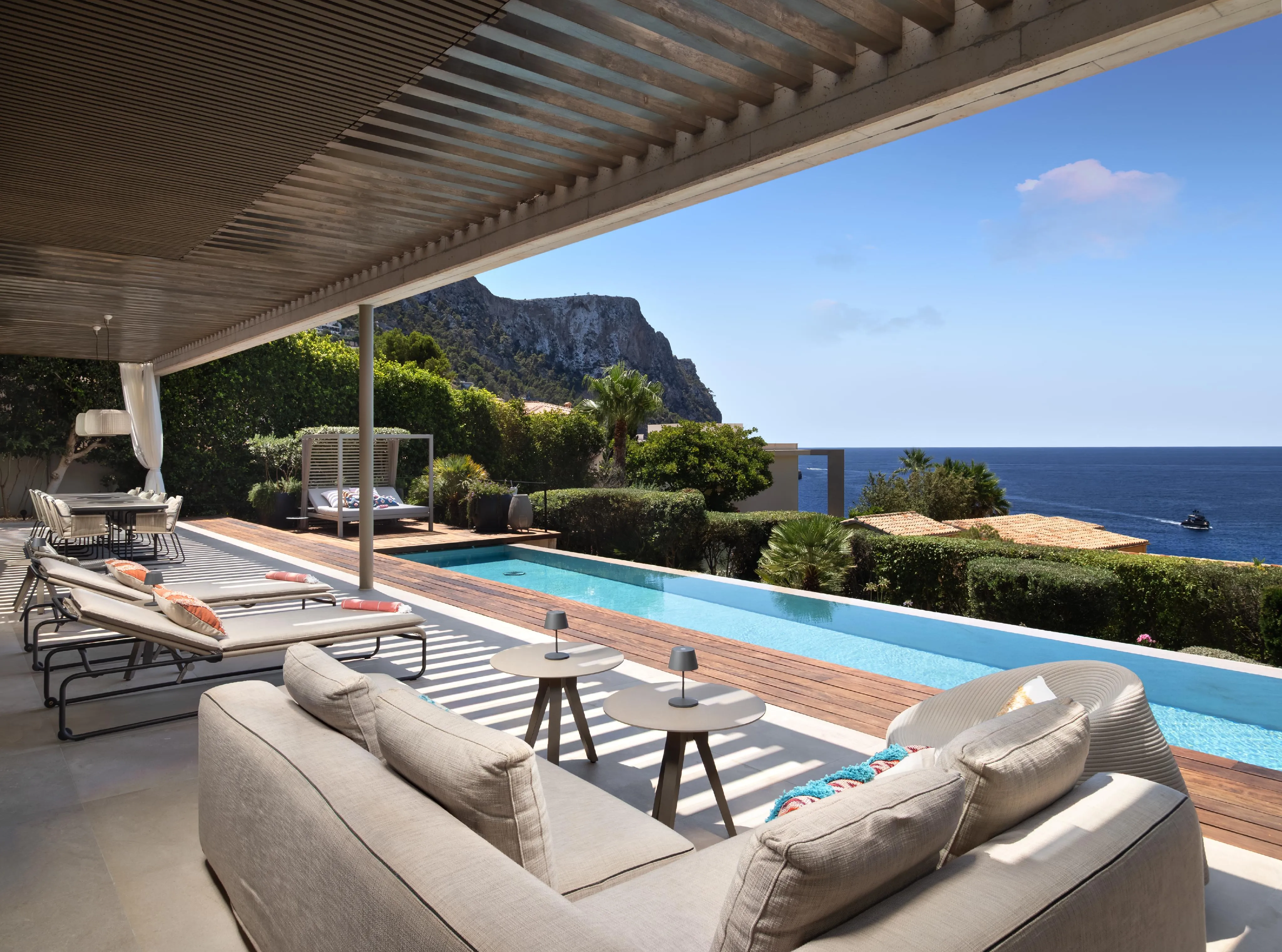 Designer villa with fantastic sea views-8