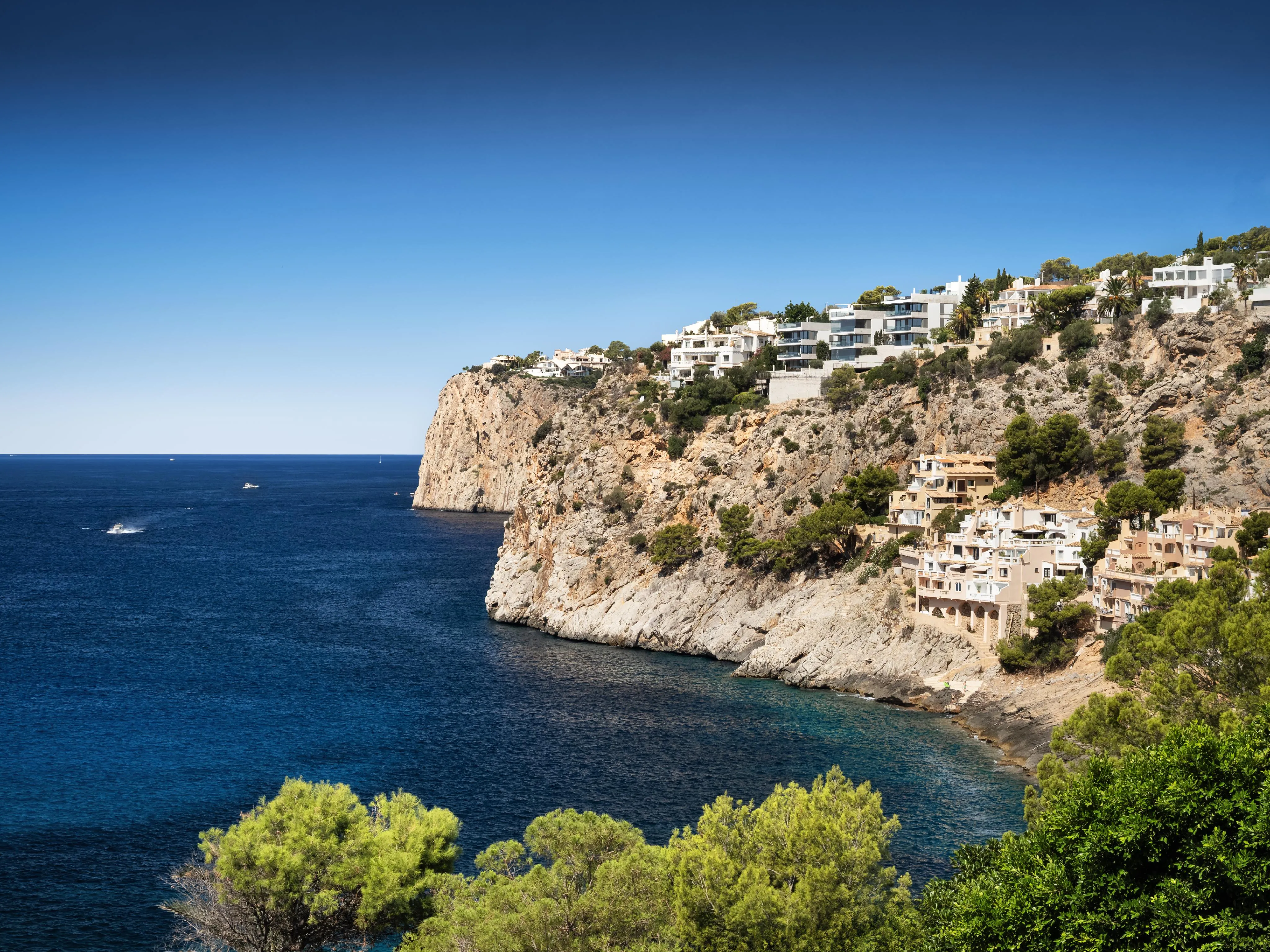 Designer villa with fantastic sea views-27