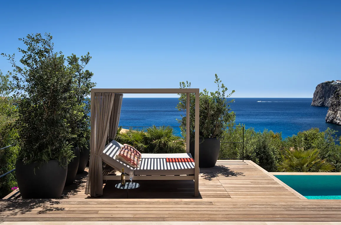 Designer villa with fantastic sea views-9