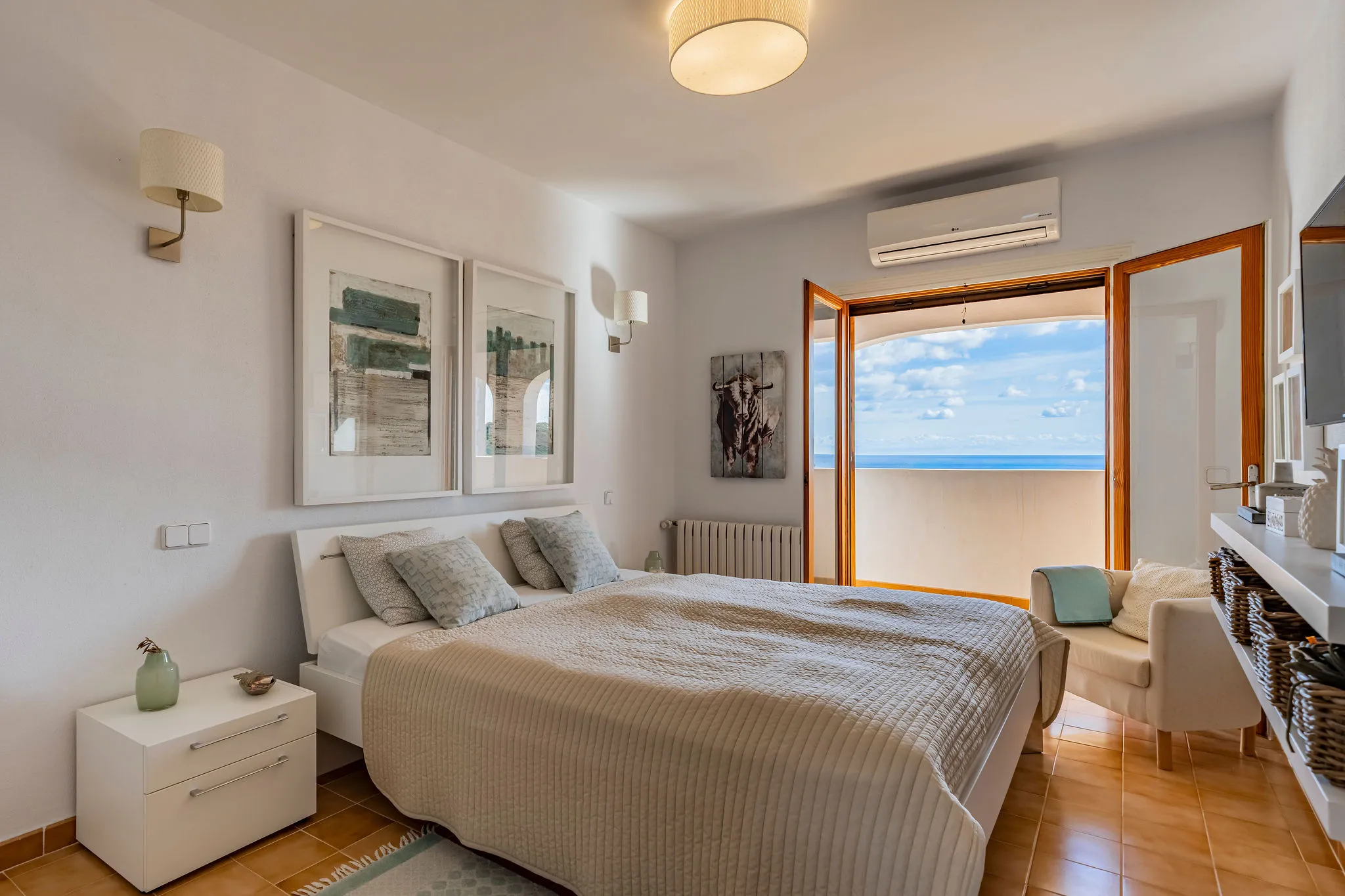 Encuentro familiar: Villa luminosa con vistas panorámicas al mar-14