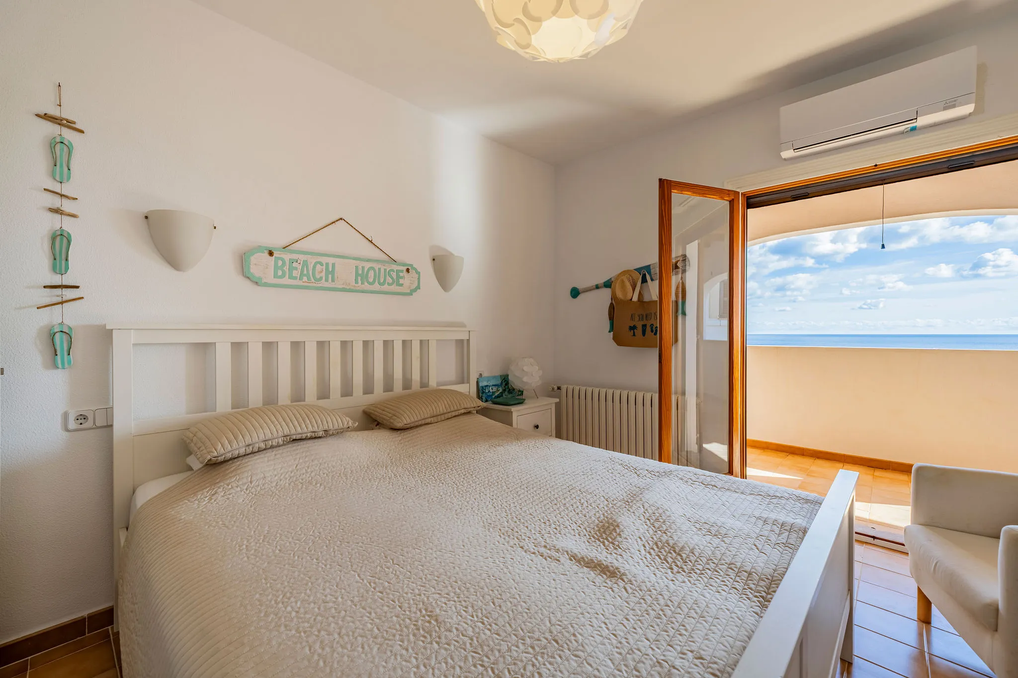 Encuentro familiar: Villa luminosa con vistas panorámicas al mar-10