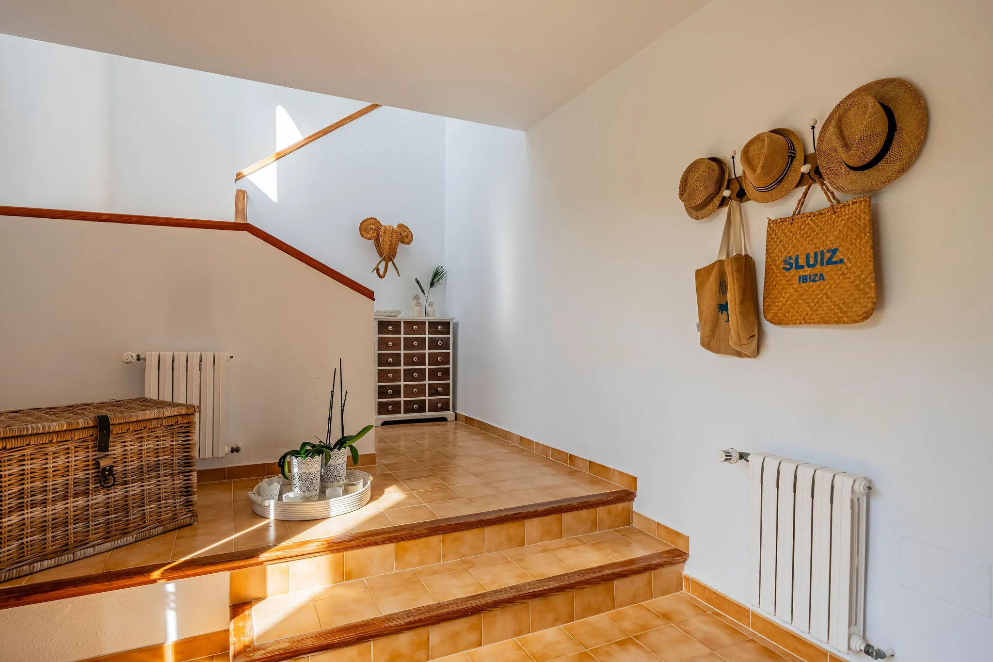 Encuentro familiar: Villa luminosa con vistas panorámicas al mar-6