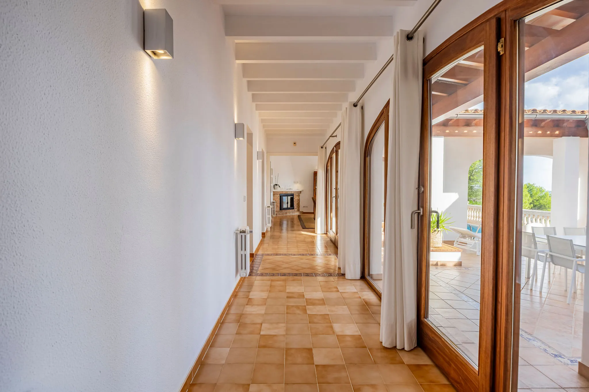 Encuentro familiar: Villa luminosa con vistas panorámicas al mar-11