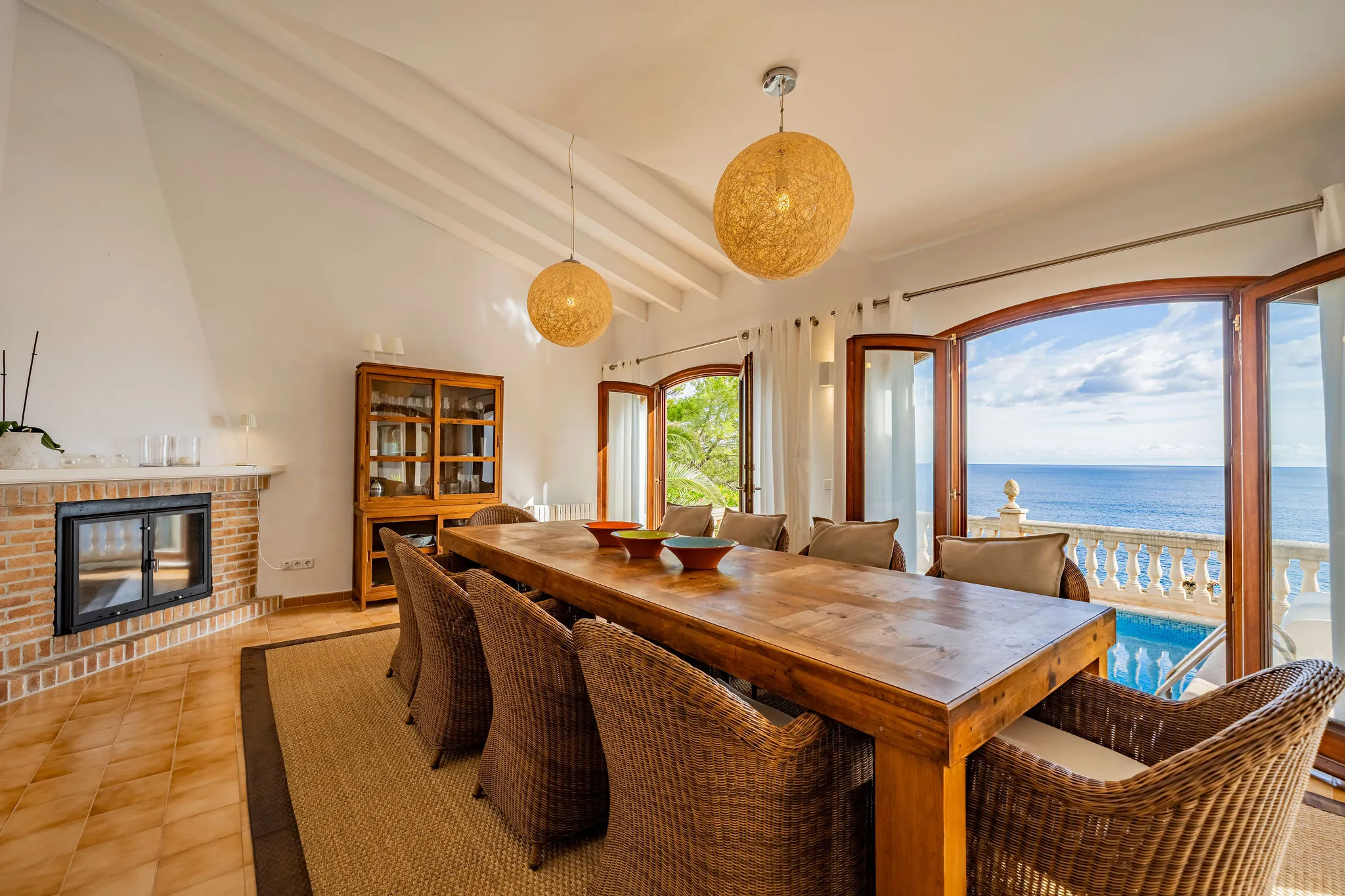 Encuentro familiar: Villa luminosa con vistas panorámicas al mar-7