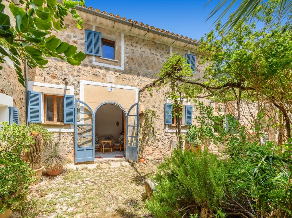 Landhaus in Son Coll-1