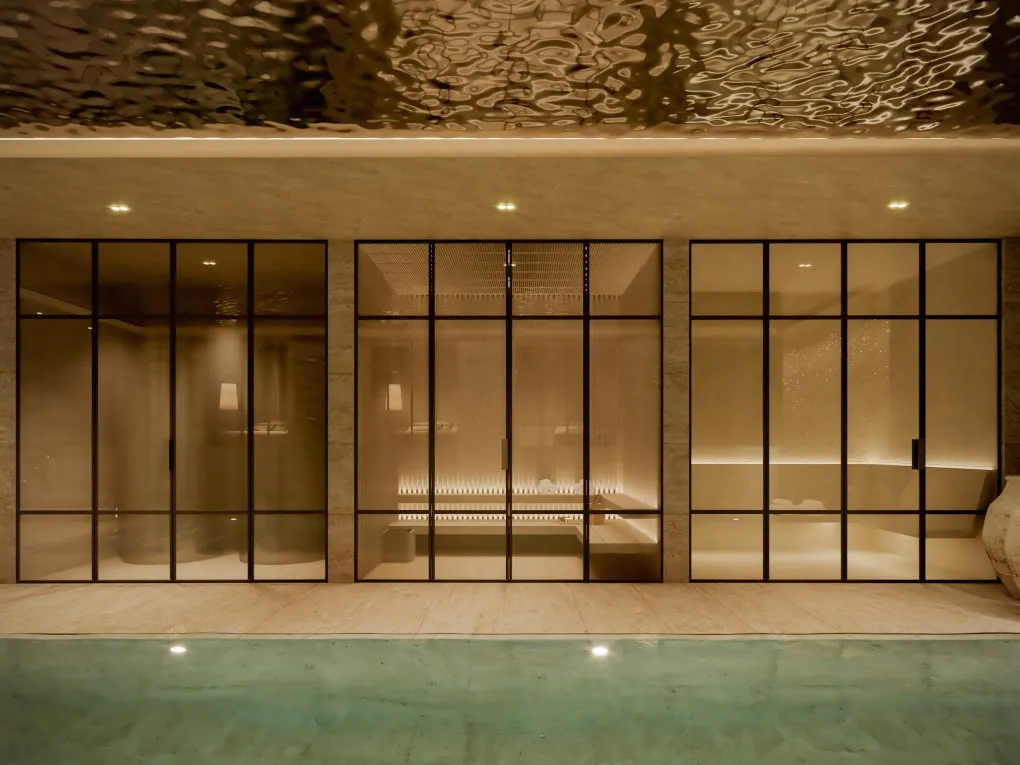 Modern duplex penthouse with a stunning harbor view-15