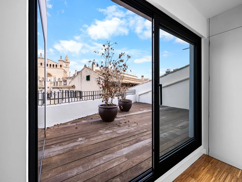 Lys, charmerende og meget rolig lejlighed med elevator og terrasse i Calatrava-8