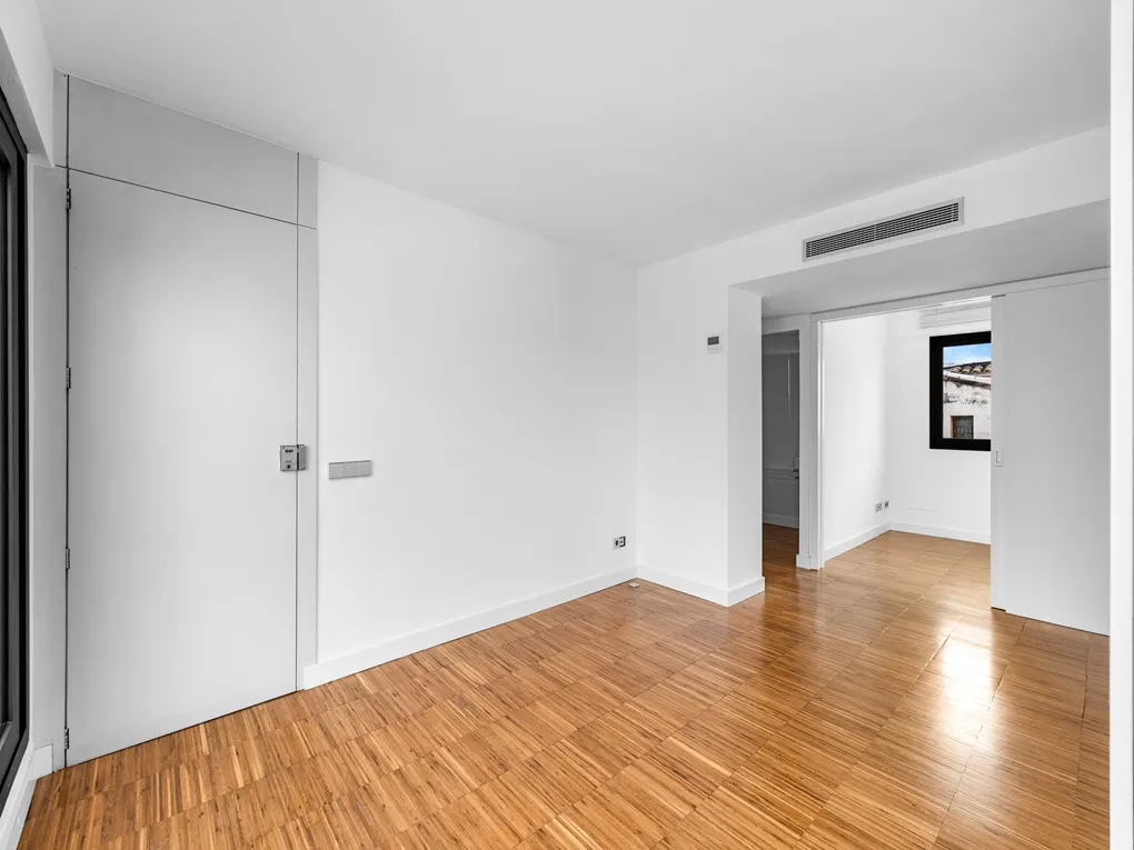 Светлая, очаровательная и очень тихая квартира с лифтом и террасой в Калатраве-5