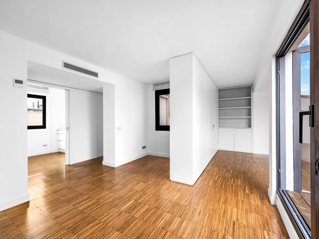 Светлая, очаровательная и очень тихая квартира с лифтом и террасой в Калатраве-4