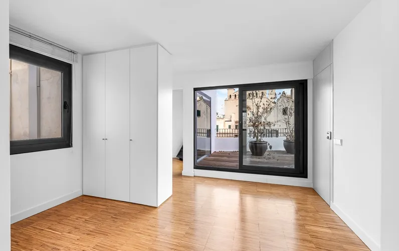 Jasne, urocze i bardzo ciche mieszkanie z windą i tarasem w Calatrava