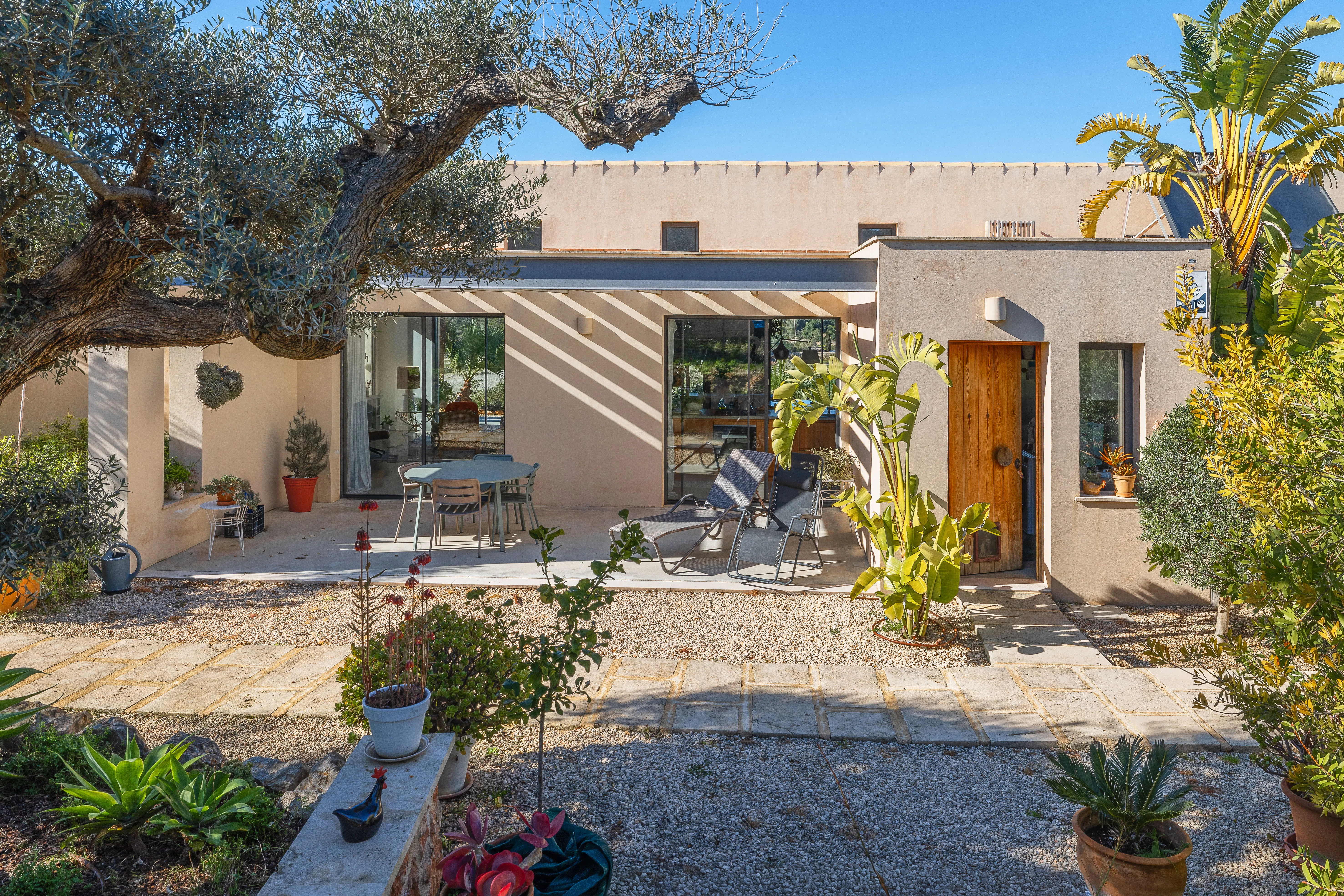 Moderna finca con piscina en el idílico paisaje de Mallorca-17