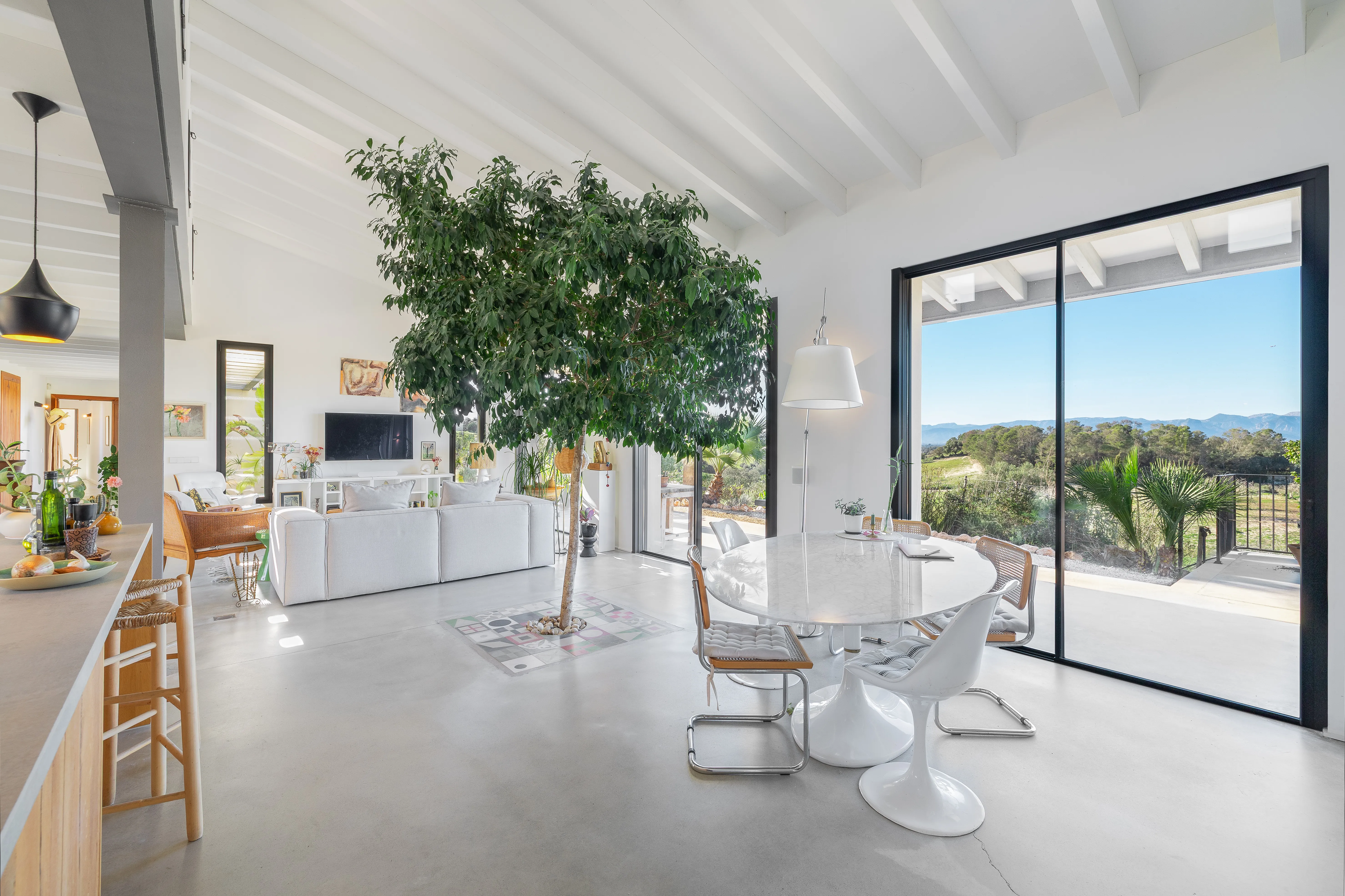 Moderna finca con piscina en el idílico paisaje de Mallorca-10