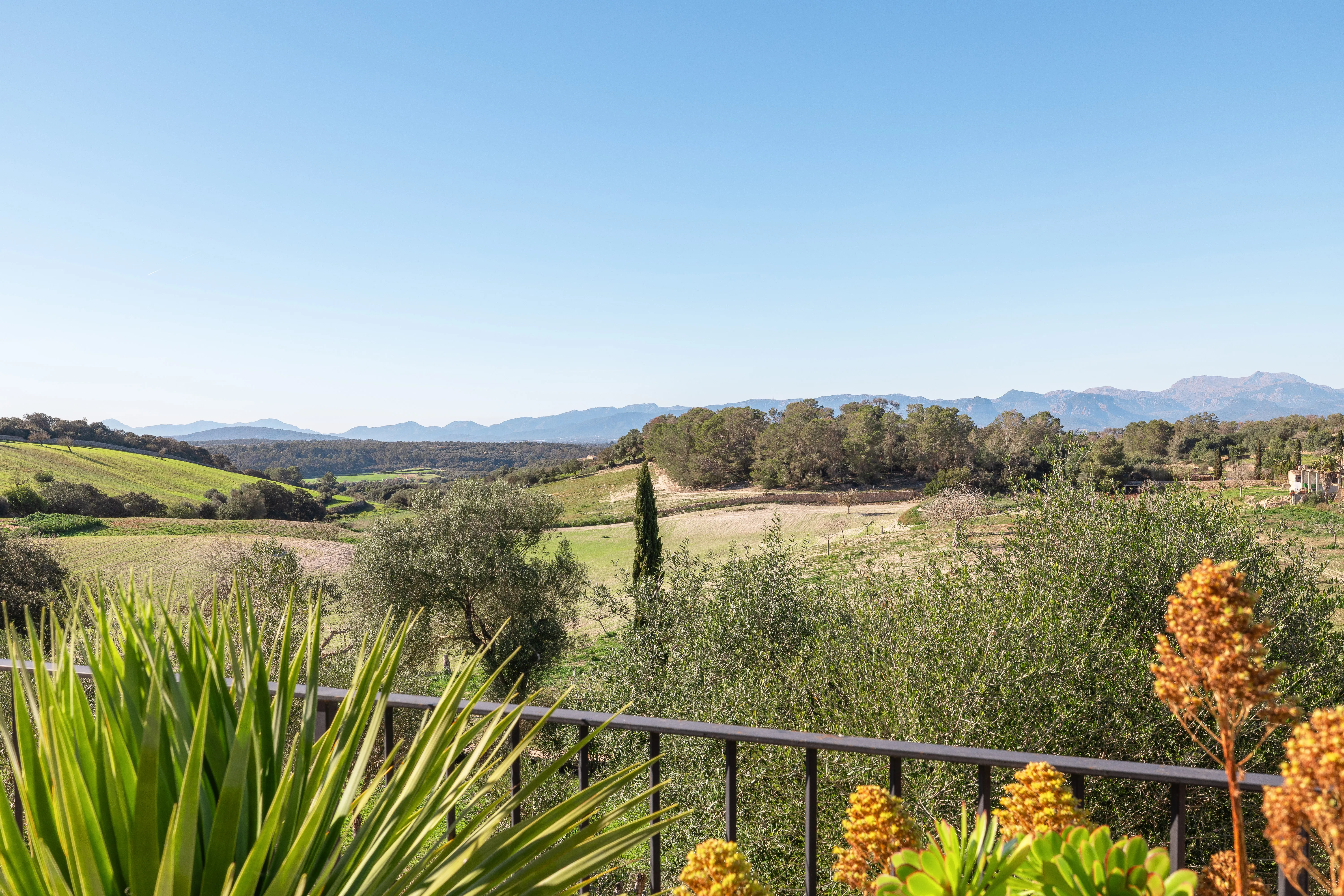 Moderna finca con piscina en el idílico paisaje de Mallorca-20