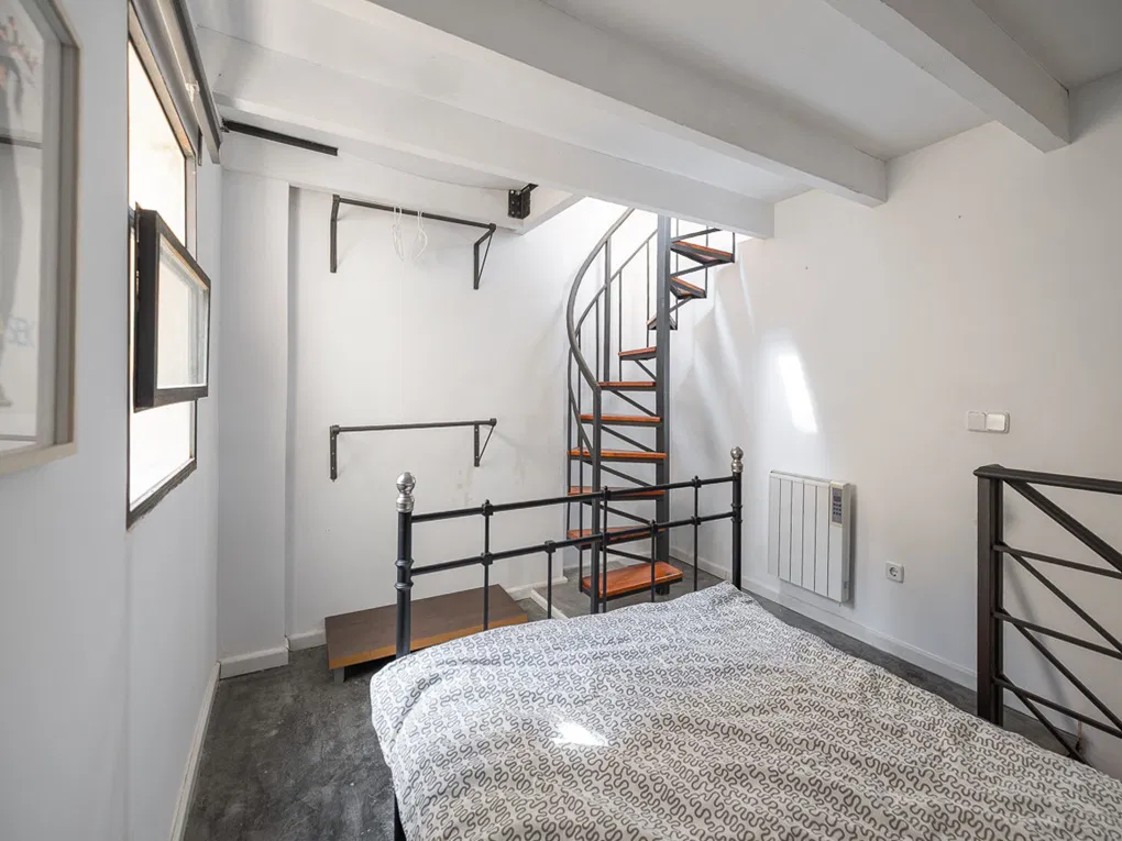 Acogedor piso parecido a una casa con terrazas en una zona tranquila-8
