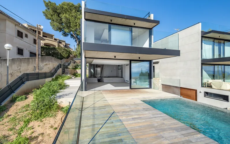 Villa neuve en bord de mer à Alcanada