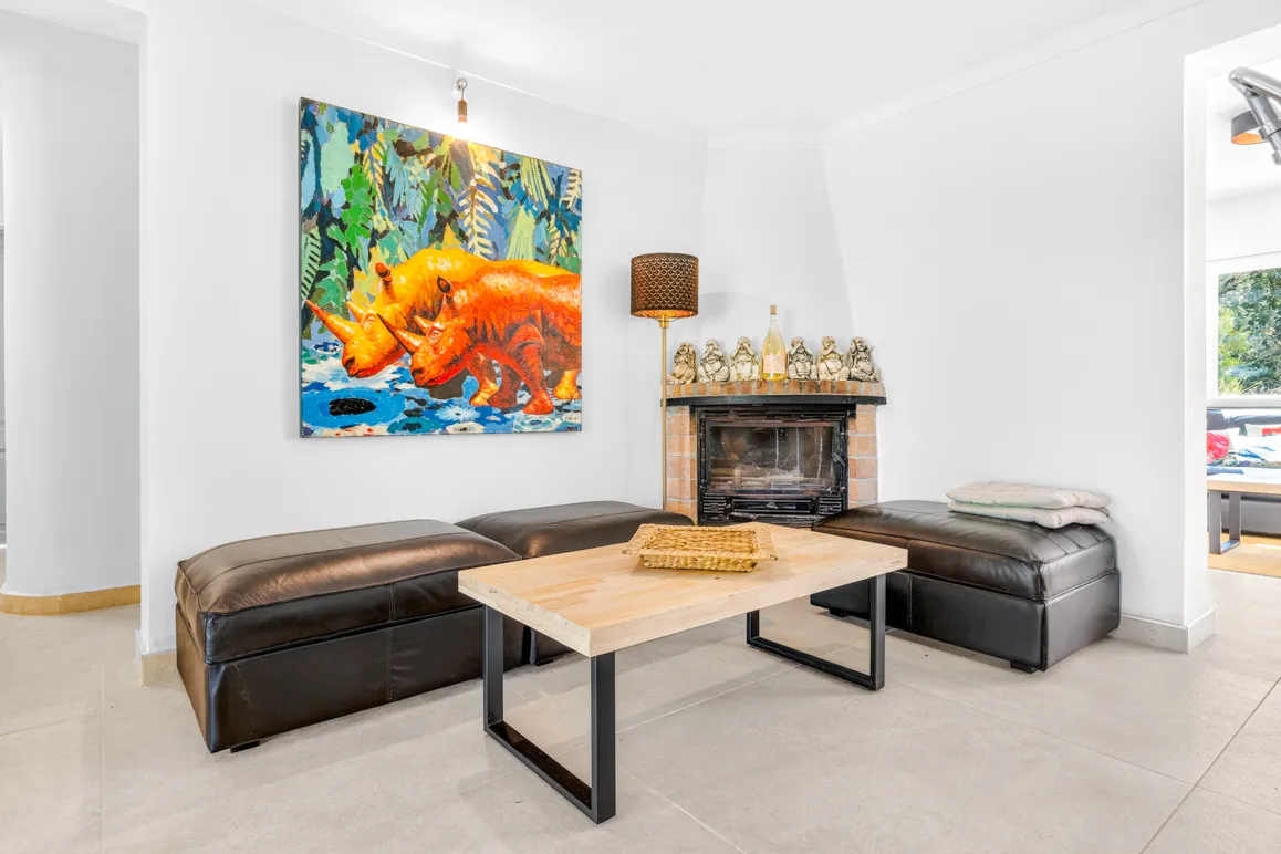 Casa indipendente con piscina e ulteriore terreno adiacente con garage doppio-5