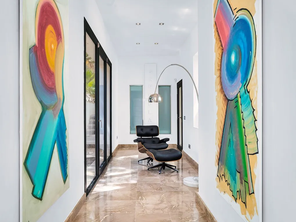 Exclusive luxury villa with stunning sea views-5